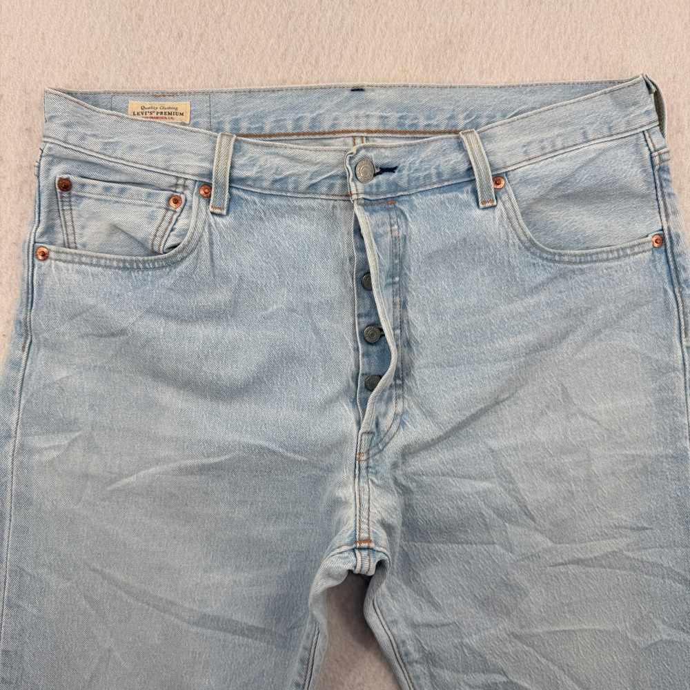 Levis Premium 501 93 Straight Leg Button Fly Jeans Mens 36x30 Light Wash Blue